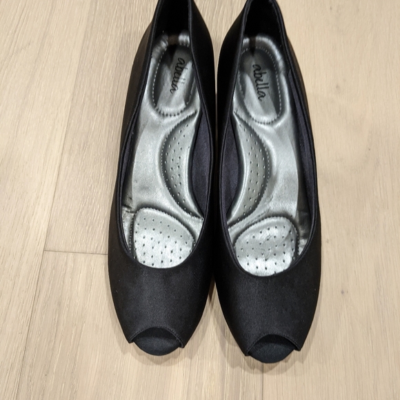 Abella Black Heels - Picture 12 of 12